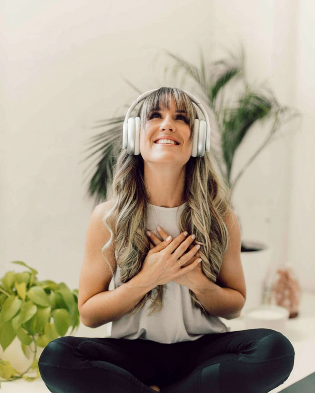 Picture of Sammy with headphones looking up